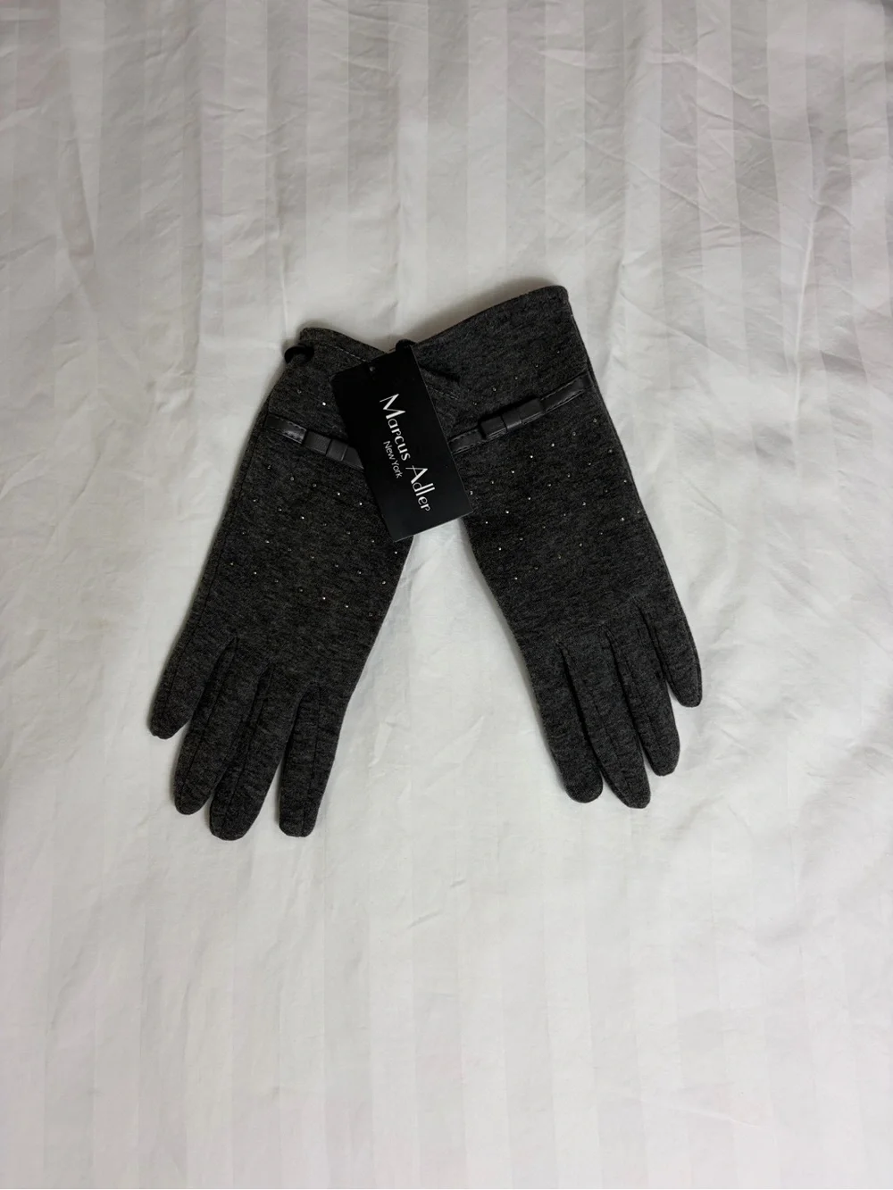 NWT Marcus Adler gray cotton studded touchscreen gloves